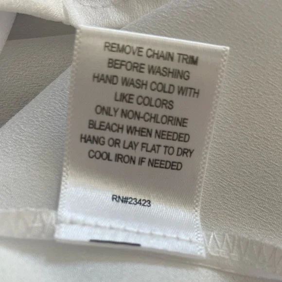 NEW YORK & COMPANY White Long Sleeve Top Medium Size New - Picture 2 of 7